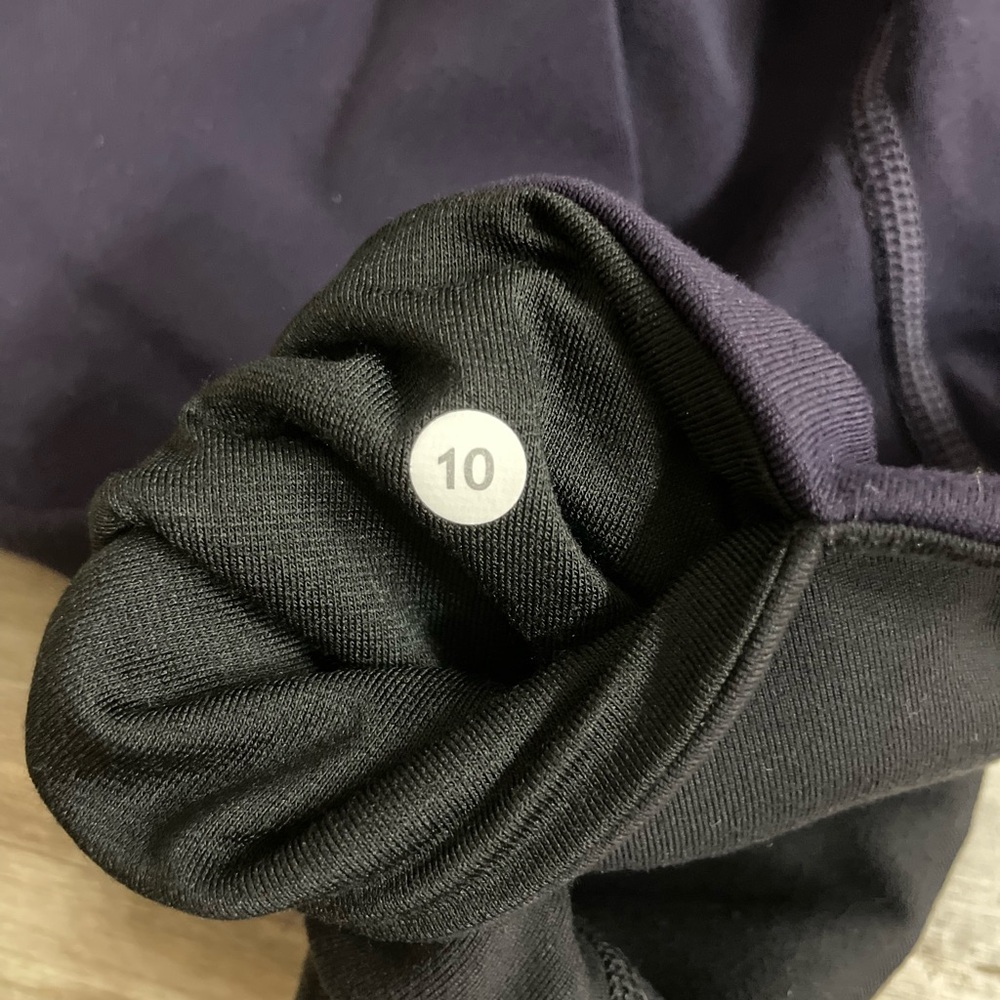 Lululemon Cropped Reversible Leggings Size 10 - Picture 8 of 9